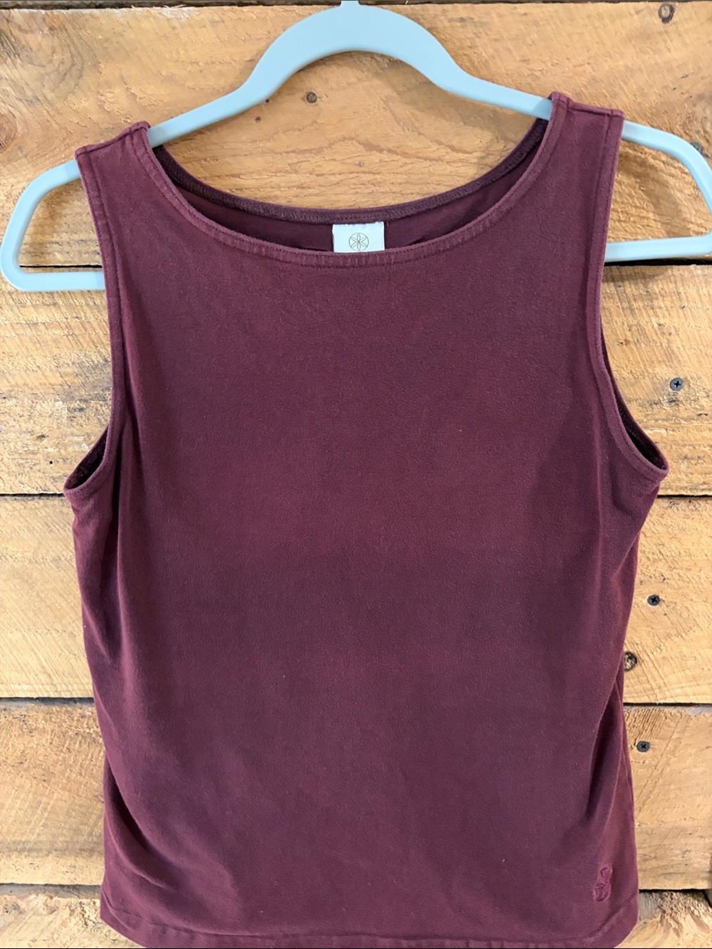 GAIAM Maroon Crewneck Tank Top